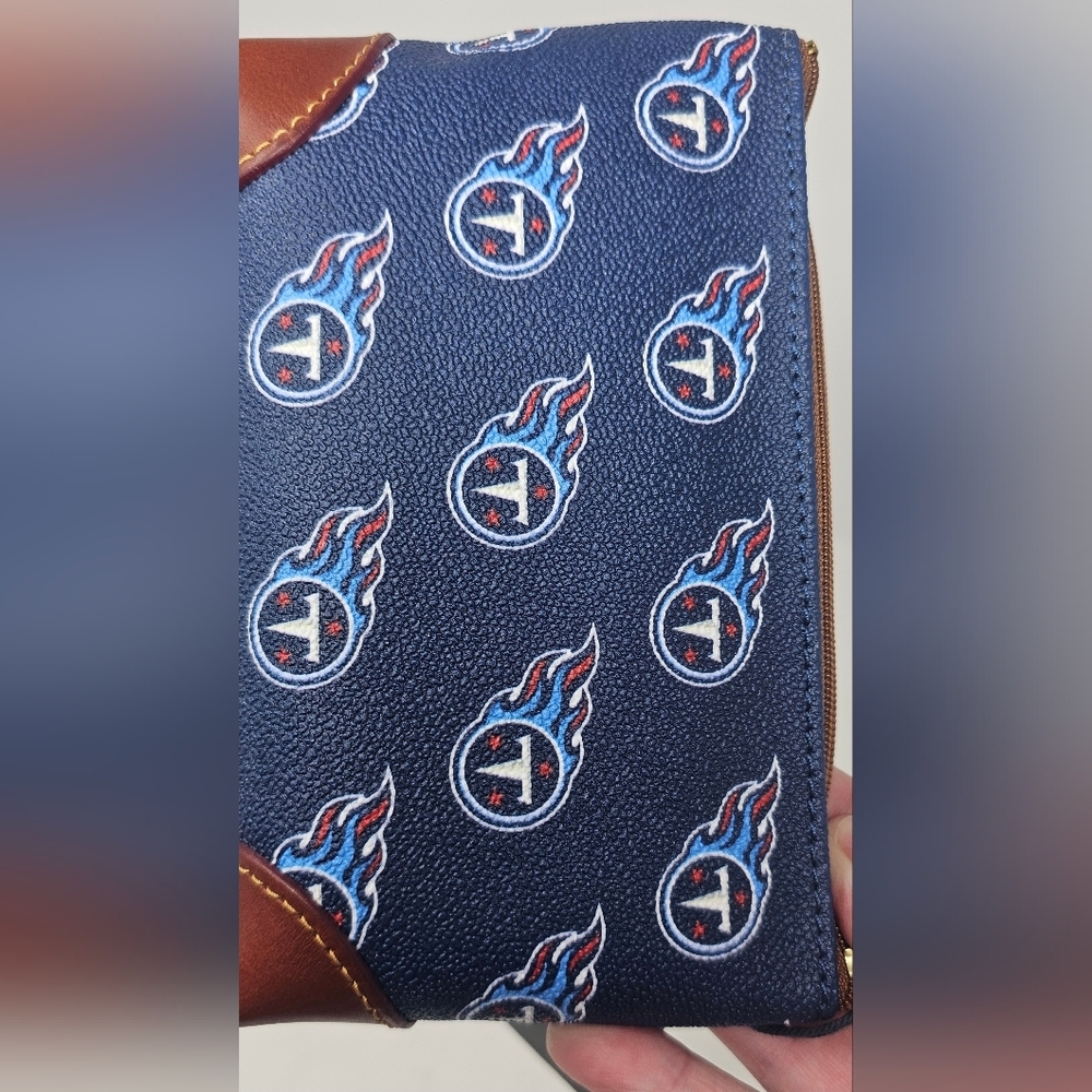 Dooney & Bourke Tennessee Titans Cosmetic Bag Zippered Pouch 6.5 X 4 X 2 NWT - Picture 3 of 11